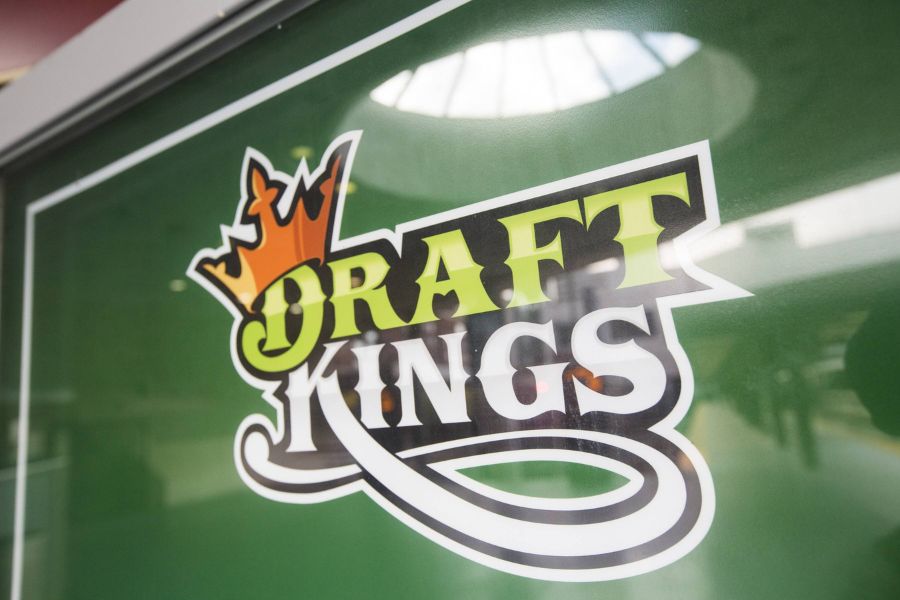 DraftKings Attempts to Outbid Fanatics with $195M Offer for PointsBet
